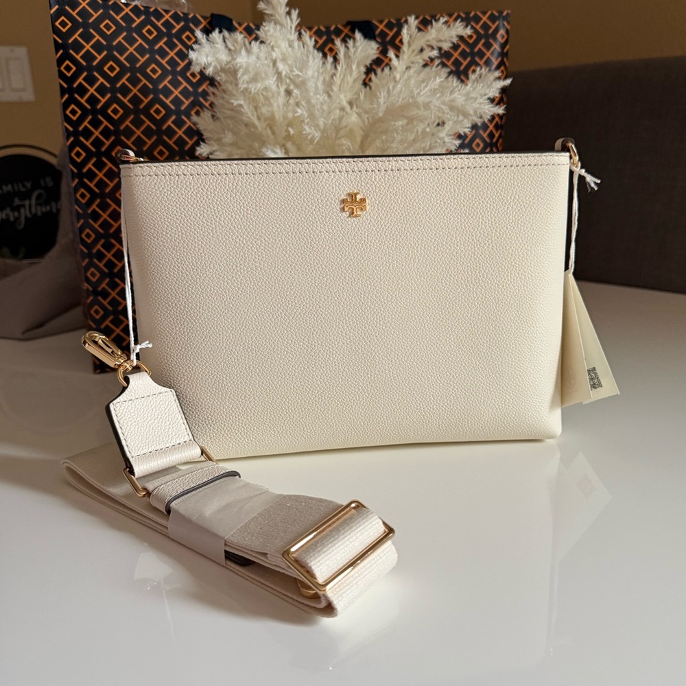 New, authentic Tory Burch blake swing crossbody bag new ivory shouler